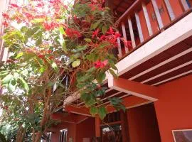 Flores de Búzios Suítes