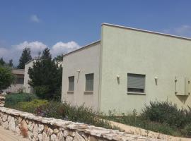 Holiday home in Galilee, družinam prijazen hotel v mestu Sheʼar Yashuv