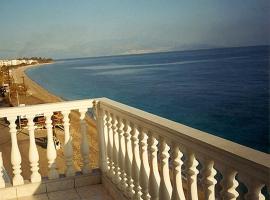 Antonios Rooms, hotel perto de Church of Agios Charalambos, Akrata