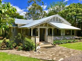 Keillor Lodge, hotel in Maleny
