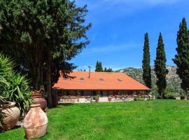 Hunter's Lodge, bed and breakfast a Neve Ativ