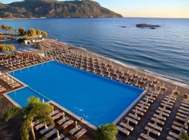 Alimounda Mare Hotel, hótel í Karpathos