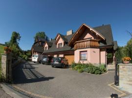 Noclegi u Ilony Czarna Góra, hotel in Czarna Góra