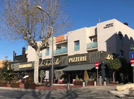 Edifici Violetta, ξενοδοχείο σε Empuriabrava