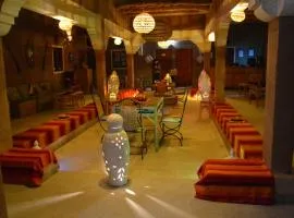 里亚德萨拉雅思酒店