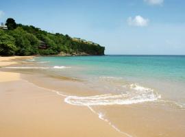 Heavenly Suites, hotel with hot tubs in La Feuillet