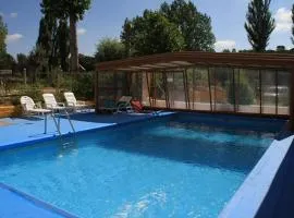 Isis de Cuenca Alojamiento Superior con piscina
