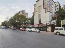 Yogi Broadway, hotel in Central Suburbs, Mumbai