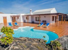 Casa Lola Lanzarote piscina climatizada y wifi free, hotel perto de Campesino Monument, San Bartolomé