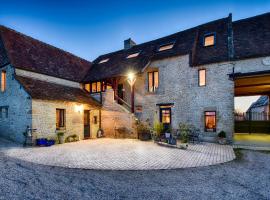 LES GÎTES DU DOUET DU HOULLE, holiday home in Courcy