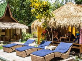 H2O Peaceful Yoga Resort, hotel in Gili Air