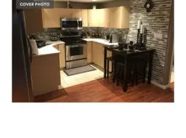 Cozy and modern 3 bedroom in central location!