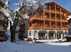 Christophorus Mountain Residence, hotel in San Vigilio Di Marebbe