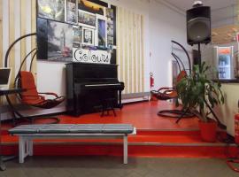 Hostel Colours, hotel near Milan Linate Airport - LIN, 