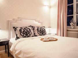 Świętojańska Old Town Deluxe Apartament by BookingHost