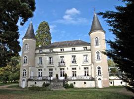 Tournon-Saint-Pierre에 위치한 주차 가능한 호텔 Château Les Vallées