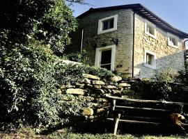 Pippo's Little Resort, cabin in Poppi