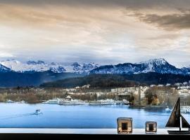 Lucerne Lake View Apartments, готель у Люцерні