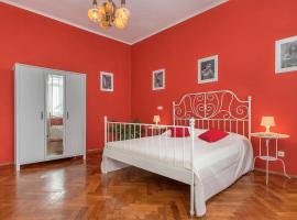 Pula city center big apartment with private parking