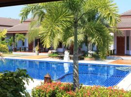 Waterside Resort, hotel med pool i Pran Buri