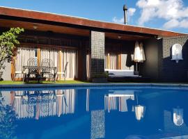 A' Queenslin Guesthouse, hotel v destinaci Paarl