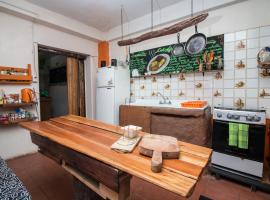 Tipico Hostel Chile, hotel v destinaci Chillán