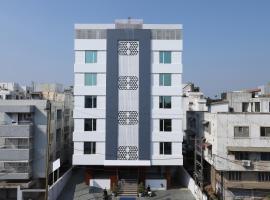 Vadodara में, होटल Hotel Avista - Unmarried Couples and NRI not allowed