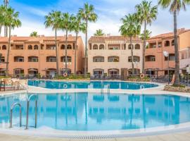 Los Amigos Beach Club, serviced apartment in La Cala de Mijas