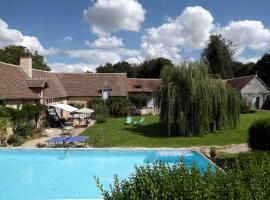 Les Anniquins, hotel with parking in Ivoy-le-Pré