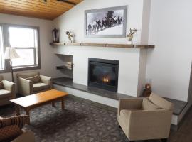 Apex Lodge - 4 Hotel Room, hotel u gradu Hedley