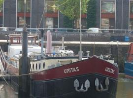 B&B Unitas, boat in Rotterdam
