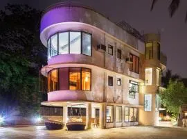 The Boulevard Villa by VEO - Part of StayVista