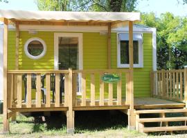 Domaine Les Acacias, glamping site in La Ville-aux-Dames