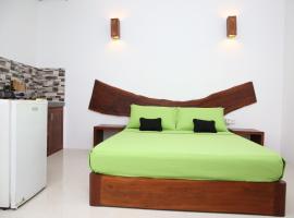 THE CLASSIC-Hostel-apartment-Standard Room: Weligama şehrinde bir otel