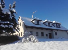 Restaurace a penzion Jilm, casa de huéspedes en Jilemnice