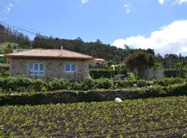 Casa de Piedra Playa de Estorde con vistas al mar、セーのホテル