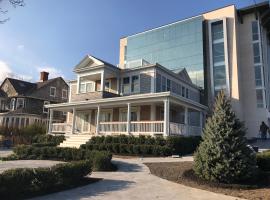 The Preston House and Hotel, pet-friendly hotel in Riverhead