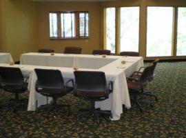 Riverwood Inn, hotel v destinaci Otsego