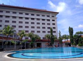 The Sunan Hotel Solo, hotel cerca de Kampoeng Batik Laweyan, Solo