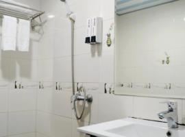 Huidong Yinfeng Business Hotel, hotel u gradu 'Huidong'