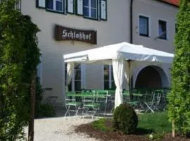Schlosshof anno 1743