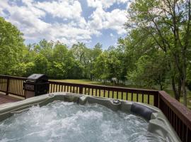 Bear Valley - Riverfront, Starlink WiFi & Hot Tub, Hotel in Goods Mill