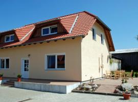 Ferienappartements Familie Lenz, hotel cerca de Base aérea de Rügen, Sehlen