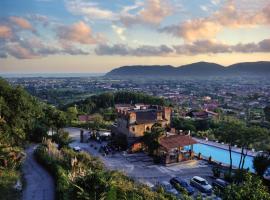 Ippotur Medieval Resort, villaggio turistico a Castelnuovo di Magra