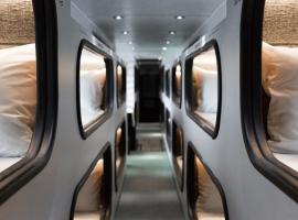 Cabin Bus Hotel, hotel v Tallinnu