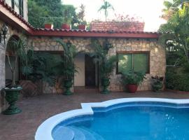 Casa Costera Miguel Alemán, hotel a prop de Palma Sola Archaeological Zone, a Acapulco