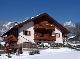 Appartamenti Majon Ladina, hotel in Vigo di Fassa