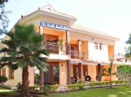The Palms Beach Hotel and Restaurant, hotel v destinácii Entebbe