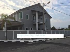 Sleepee Homestay, hospedagem domiciliar em Teluk Intan