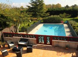 le mas des cerisiers le temple sur lot, hotel with parking in Le Temple-sur-Lot